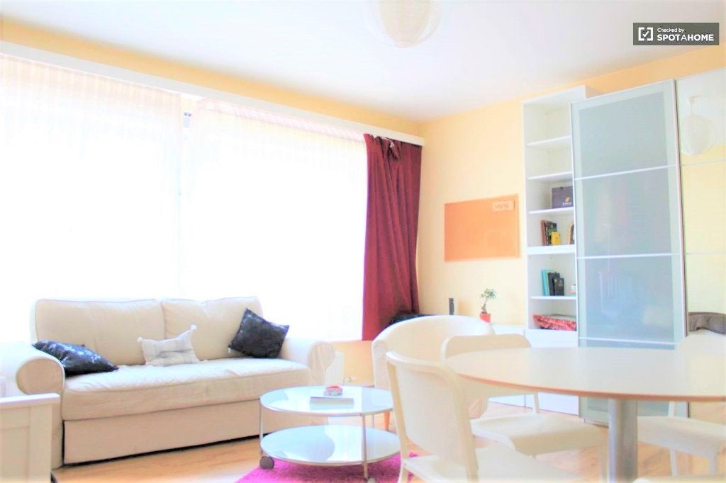 Beau kot privatif rénové et entièrement meublé - St Gilles, Immo, 35 à 50 m², Bruxelles