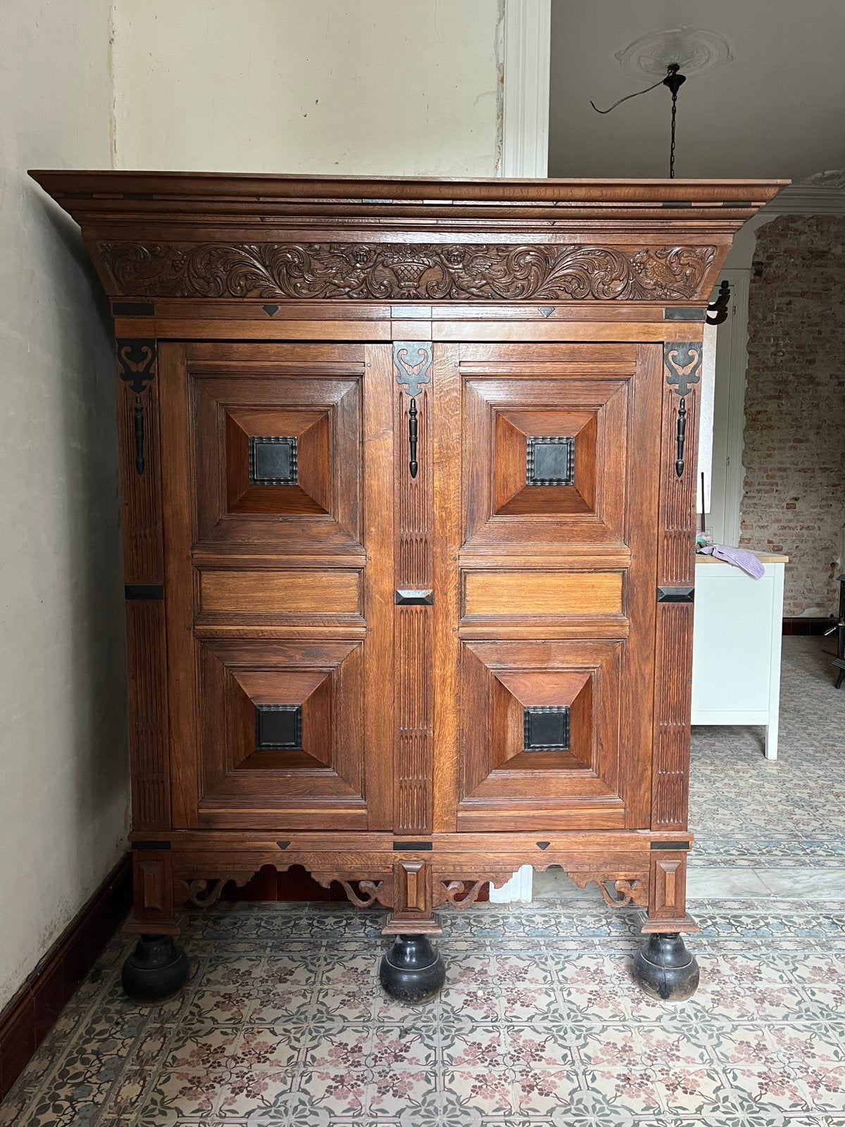 Gelderse kussenkast (vermoedelijk 17de eeuws), Ophalen