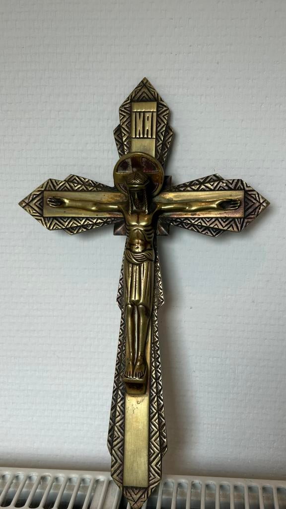 Christ en laiton, Enlèvement