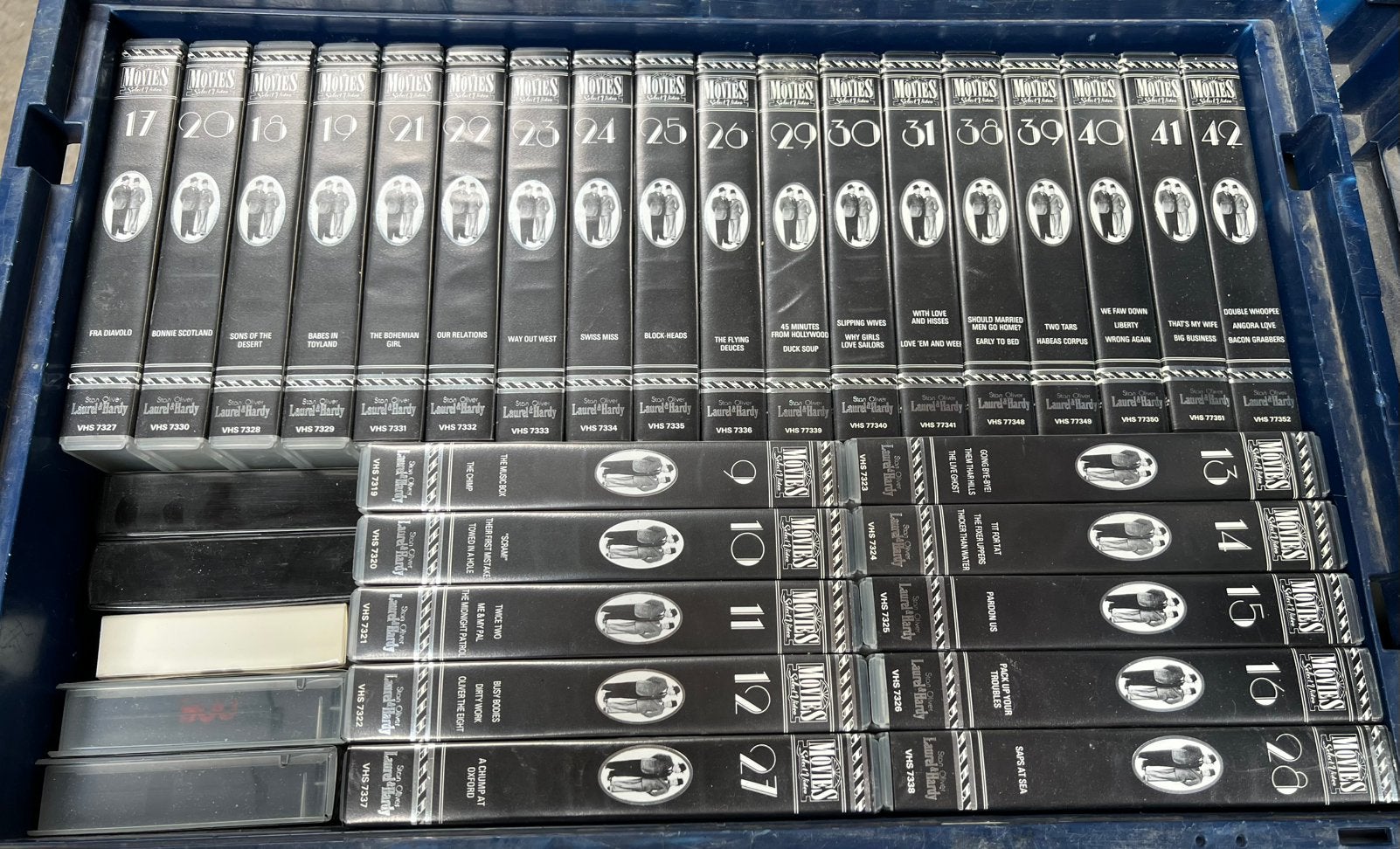 Laurel en Hardy 1 - 42 set VHS, Cd's en Dvd's, Ophalen, Zo goed als nieuw, VHS