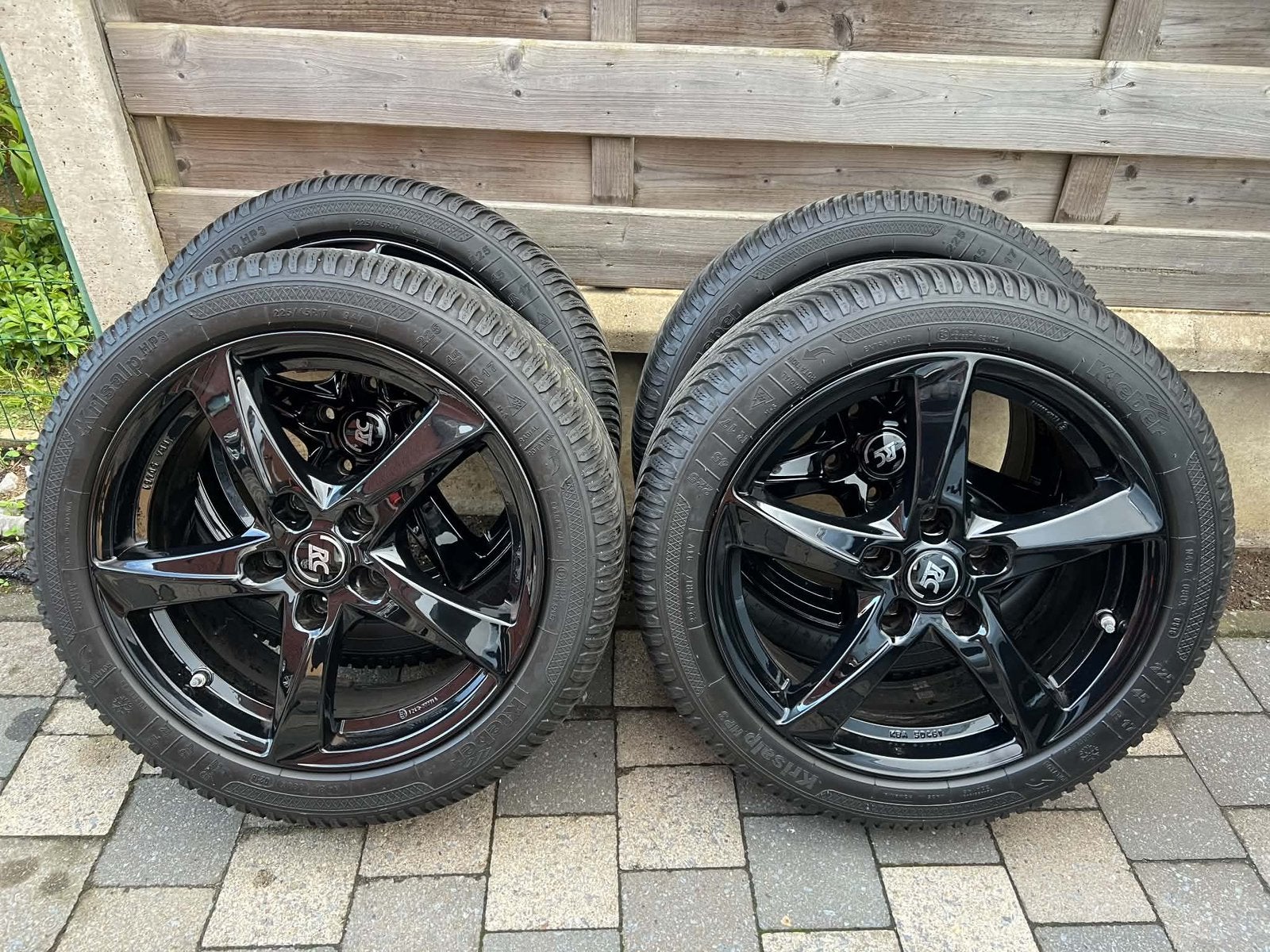 KIT HIVER BMW SÉRIE 1 ET 2 F20/F21/F22/F23 225/45/R17, Pneus et Jantes, Pneus hiver, Véhicule de tourisme, 17 pouces
