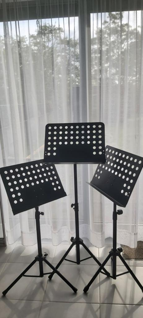 Opvouwbare metalen pupitters te koop. 40 euro per stuk., Musique & Instruments, Pieds, Enlèvement