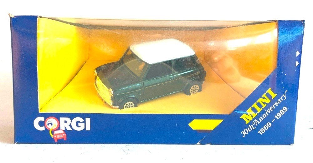 Mini Racing Green Corgi C330/5., Enlèvement ou Envoi, Comme neuf, Voiture