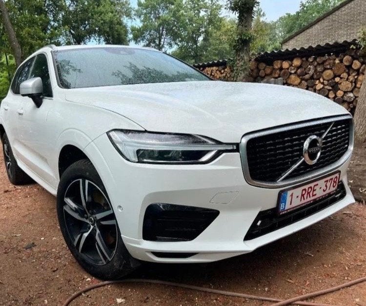 VOLVO XC60 D4 R-DESIGN AUTOMAAT, Auto's, Automaat, 4 cilinders, 2500 kg, Wit
