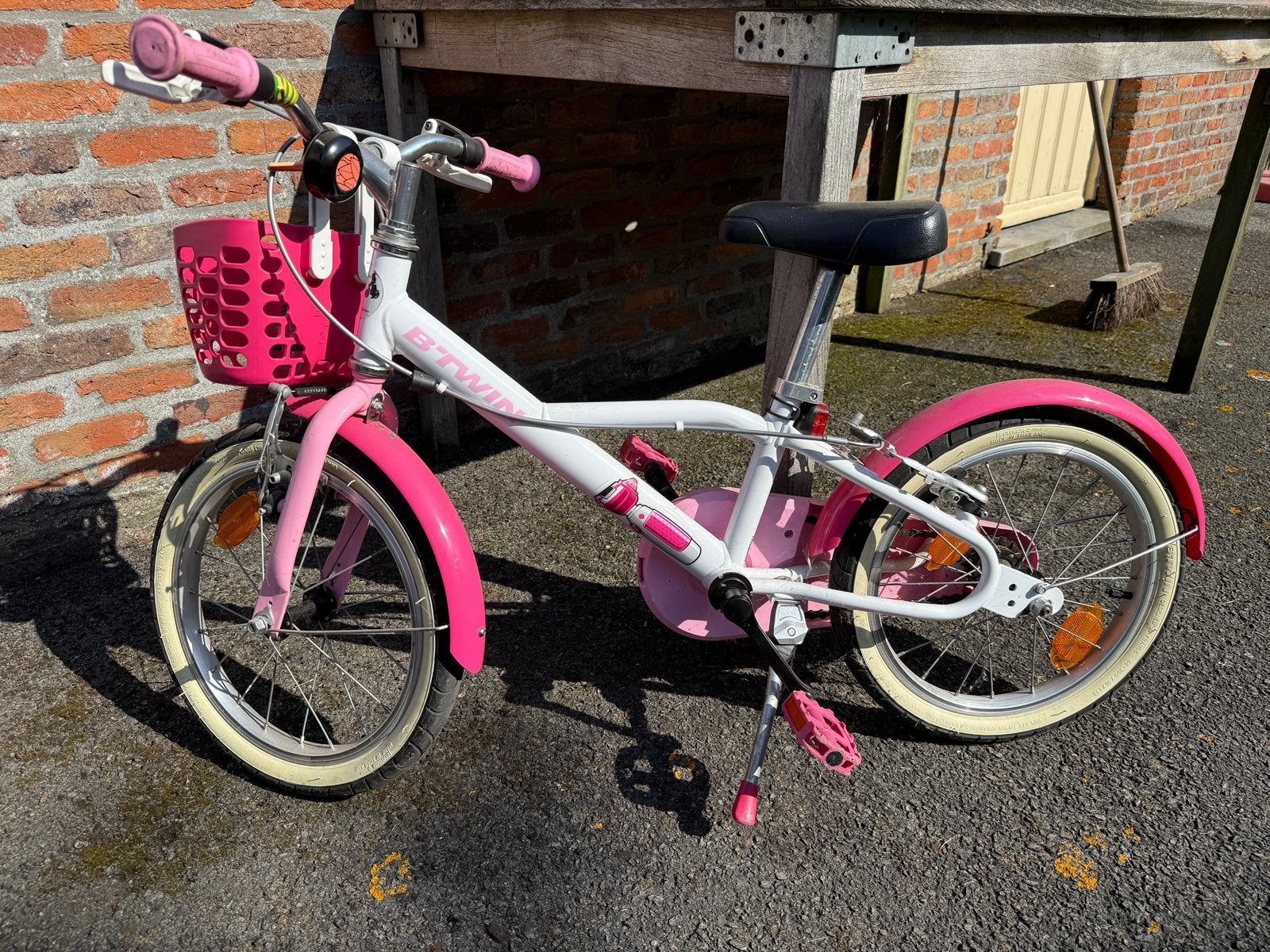 Deze B'Twin Docto Girl 500 ,16-inch kinderfiets, Fietsen en Brommers, Ophalen, Zo goed als nieuw