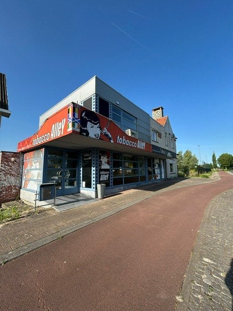 Te koop commerciële pand met woonst De Panne, 200 tot 500 m², De Panne, 5 kamers, Provincie West-Vlaanderen