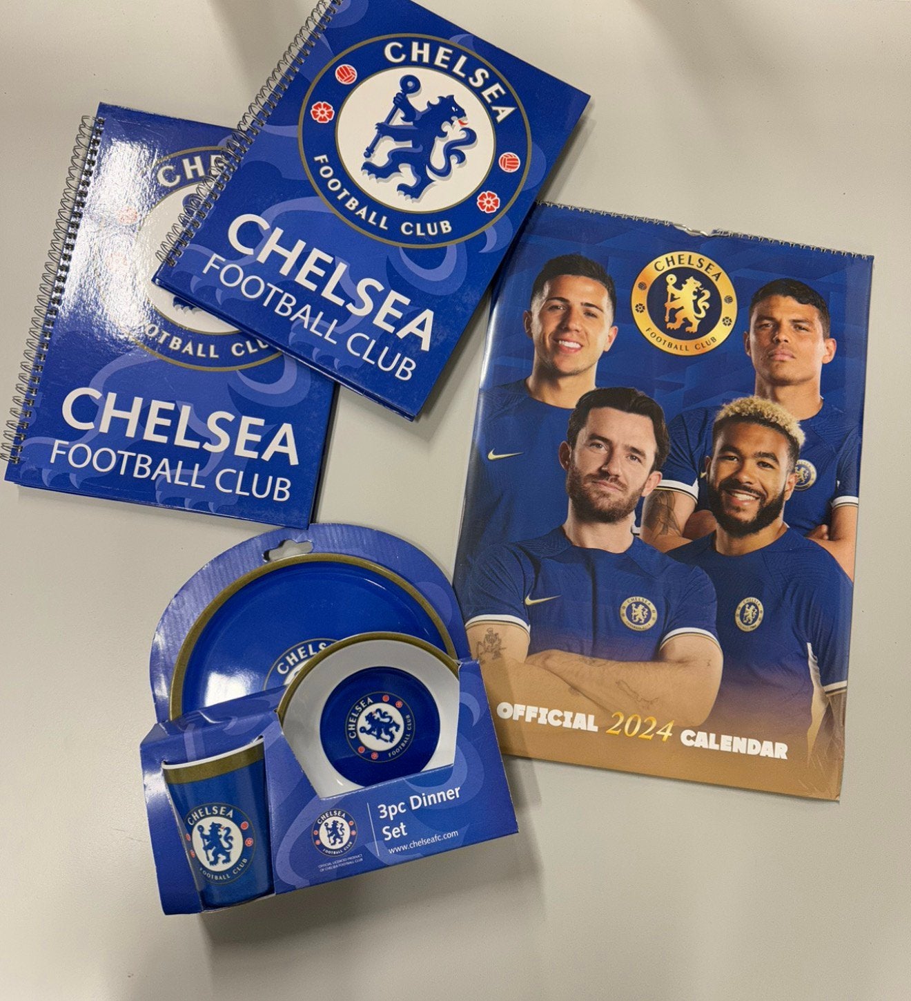 Chelsea Football club 2024 - A3 Kalender dinner set 2 boeken, Ophalen of Verzenden, Nieuw, Overige typen