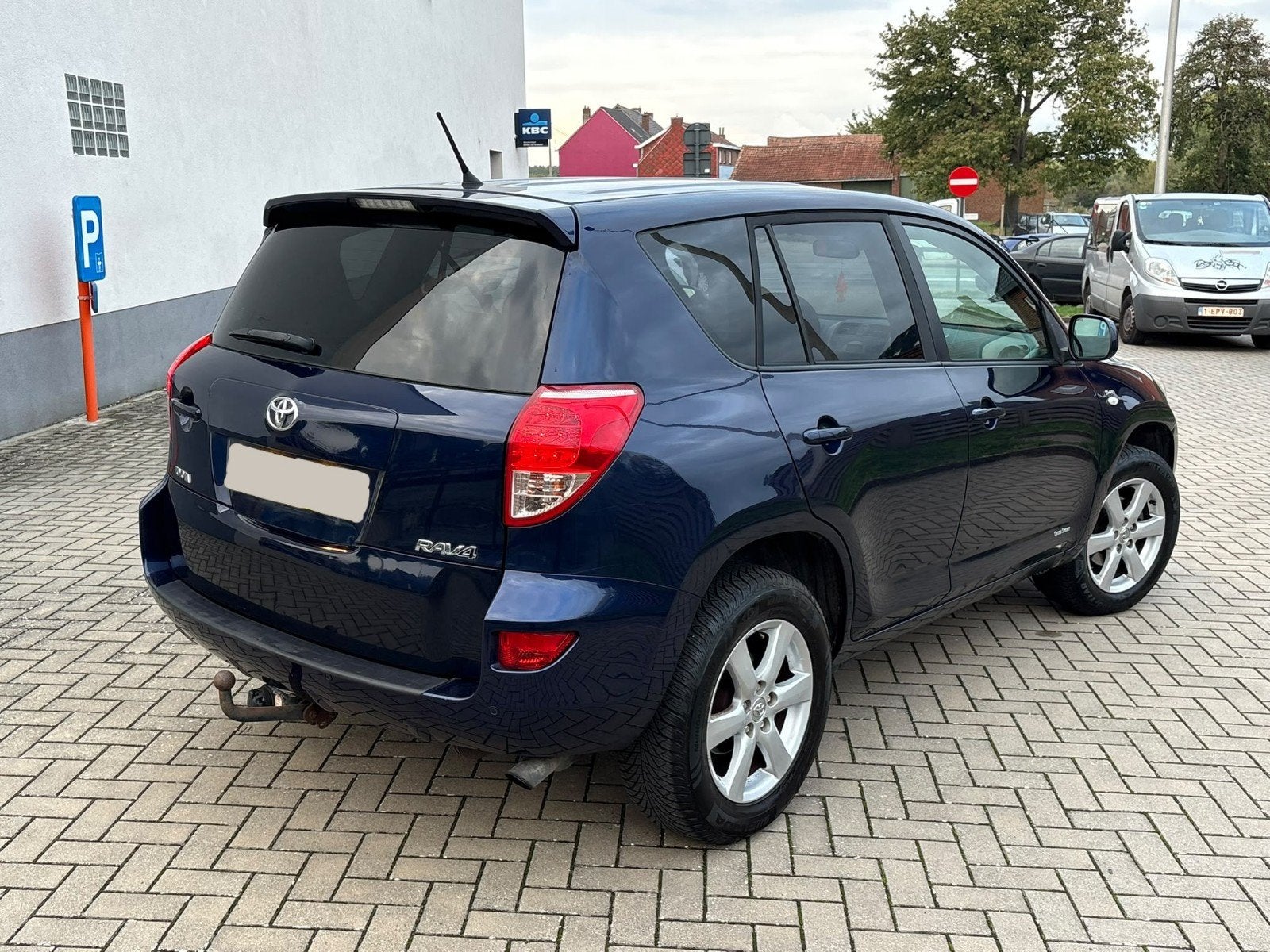 Toyota RAV4 2.2 D4D Crosssport 4x4, Auto's, Zwart, 4 cilinders, Blauw, Particulier