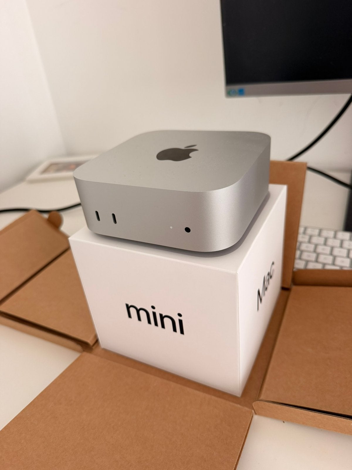 Mac Mini 2026, Informatique & Logiciels, Apple Desktops, Comme neuf, Mac Mini, SSD, Inconnu, Enlèvement ou Envoi