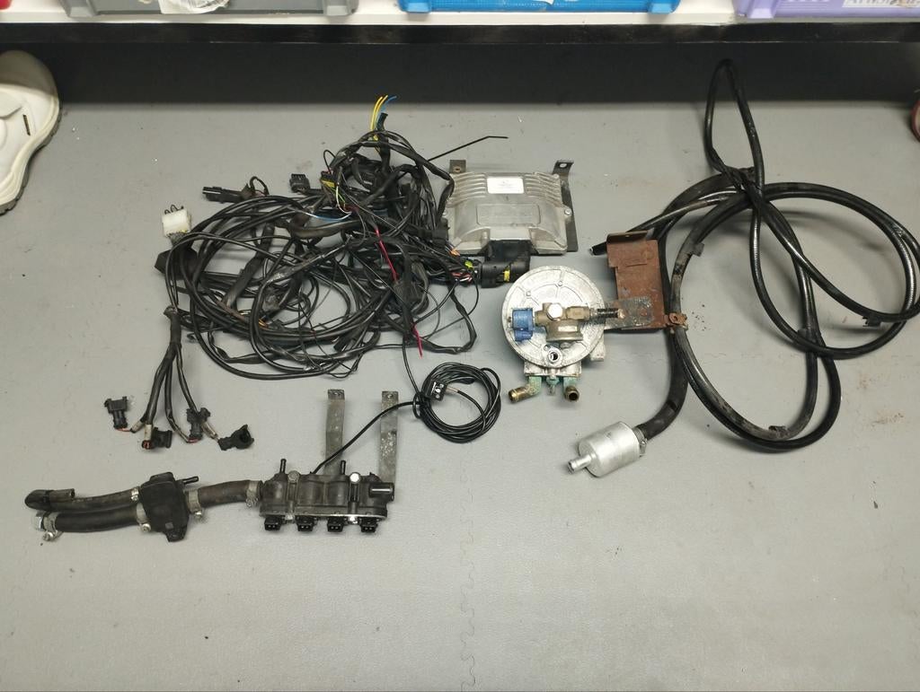 Installation complète LPG "I"  4 cyl LANDIRENZO OMEGAS, Autos : Pièces & Accessoires, Enlèvement