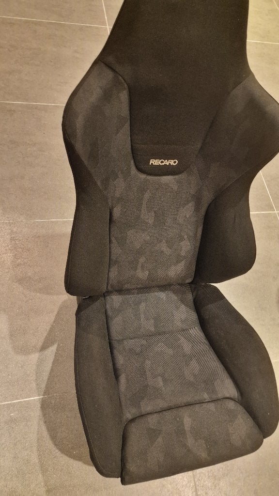 Chaise Recaro, Enlèvement
