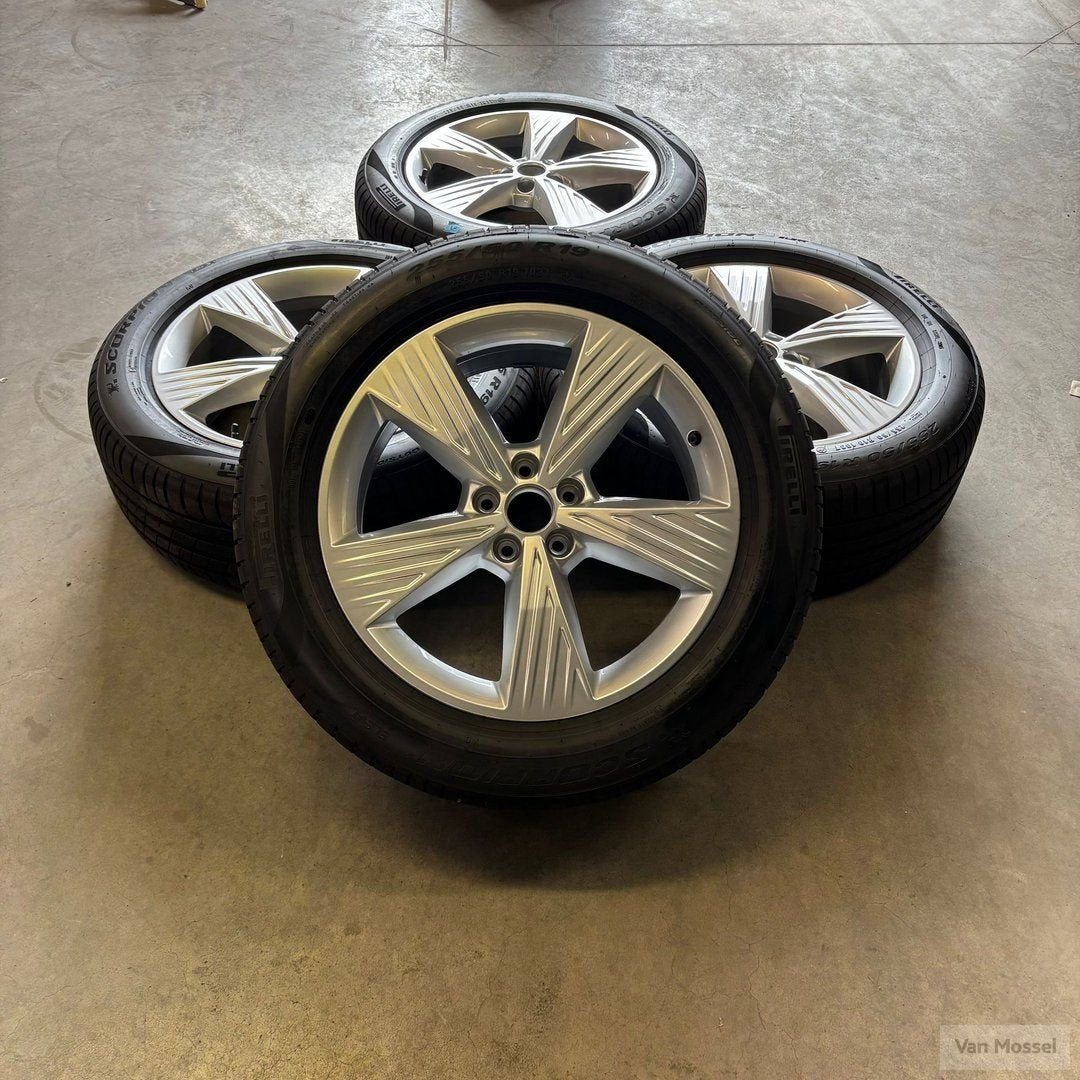 Audi Q4 E-tron Pirelli Scorpion 235/55/R19 101T 255/50/R19 1, 19 inch, Gebruikt, -, -