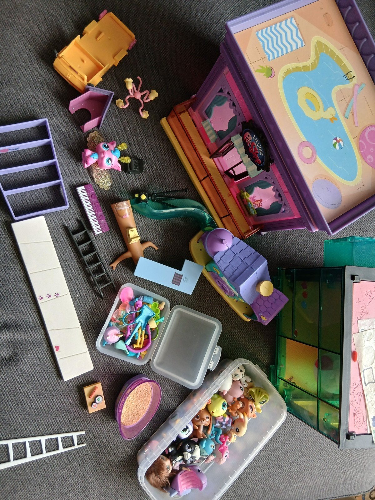 PetShop 2 structures + figurines et accessoires, Enlèvement ou Envoi, Utilisé