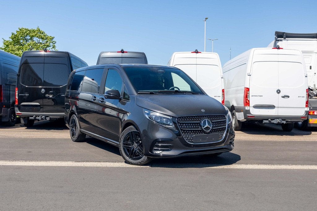Mercedes-Benz V-klasse V 300 d L2 Exclusive dubbele cabine G, Auto's, Automaat, Zwart, 4 cilinders, Emergency brake assist