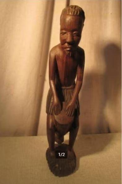 Mooi Afrikaans Houten Beeld - Oude Man met Trommel - 41cm, Ophalen of Verzenden, Hout, Beeld, Man