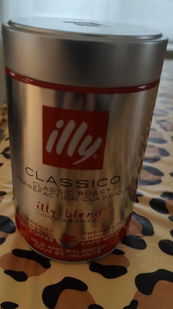 Illy gemalen koffie: 15 blikken van 250 gram, Ophalen, Gemalen koffie