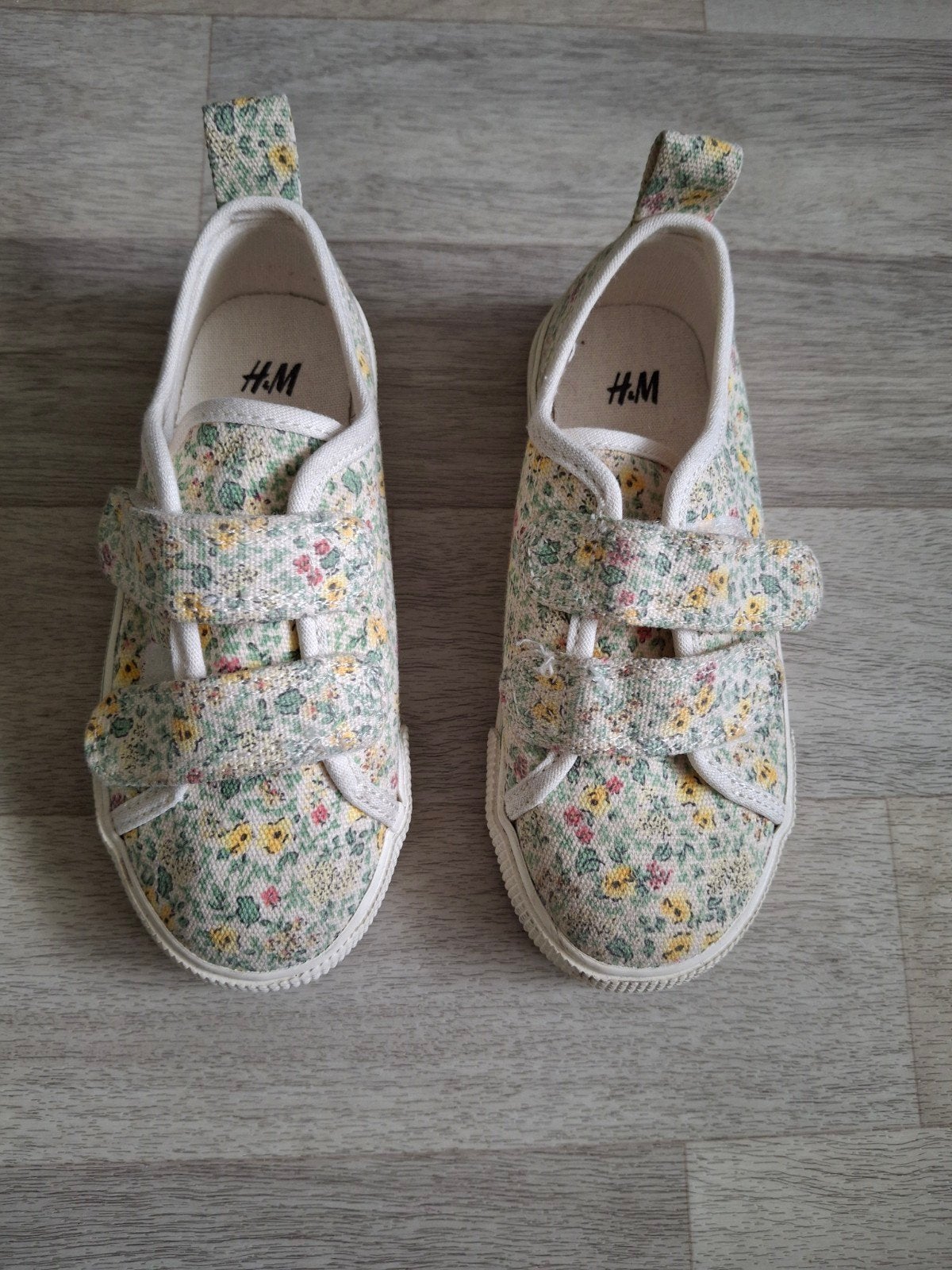 Sneakers bloemen maat 27, Kinderen en Baby's, Babykleding | Schoentjes en Sokjes, Schoentjes, Meisje, H&M, Ophalen of Verzenden