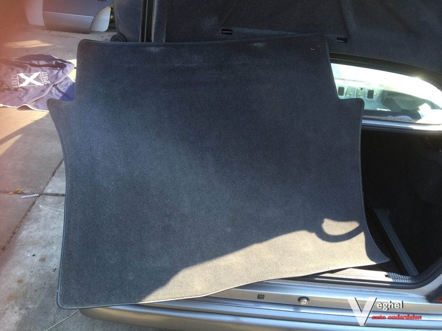 Mercedes w124 coupe Kofferbakmat 1995, Auto-onderdelen, Interieur en Bekleding, Gebruikt, -, -, Ophalen of Verzenden