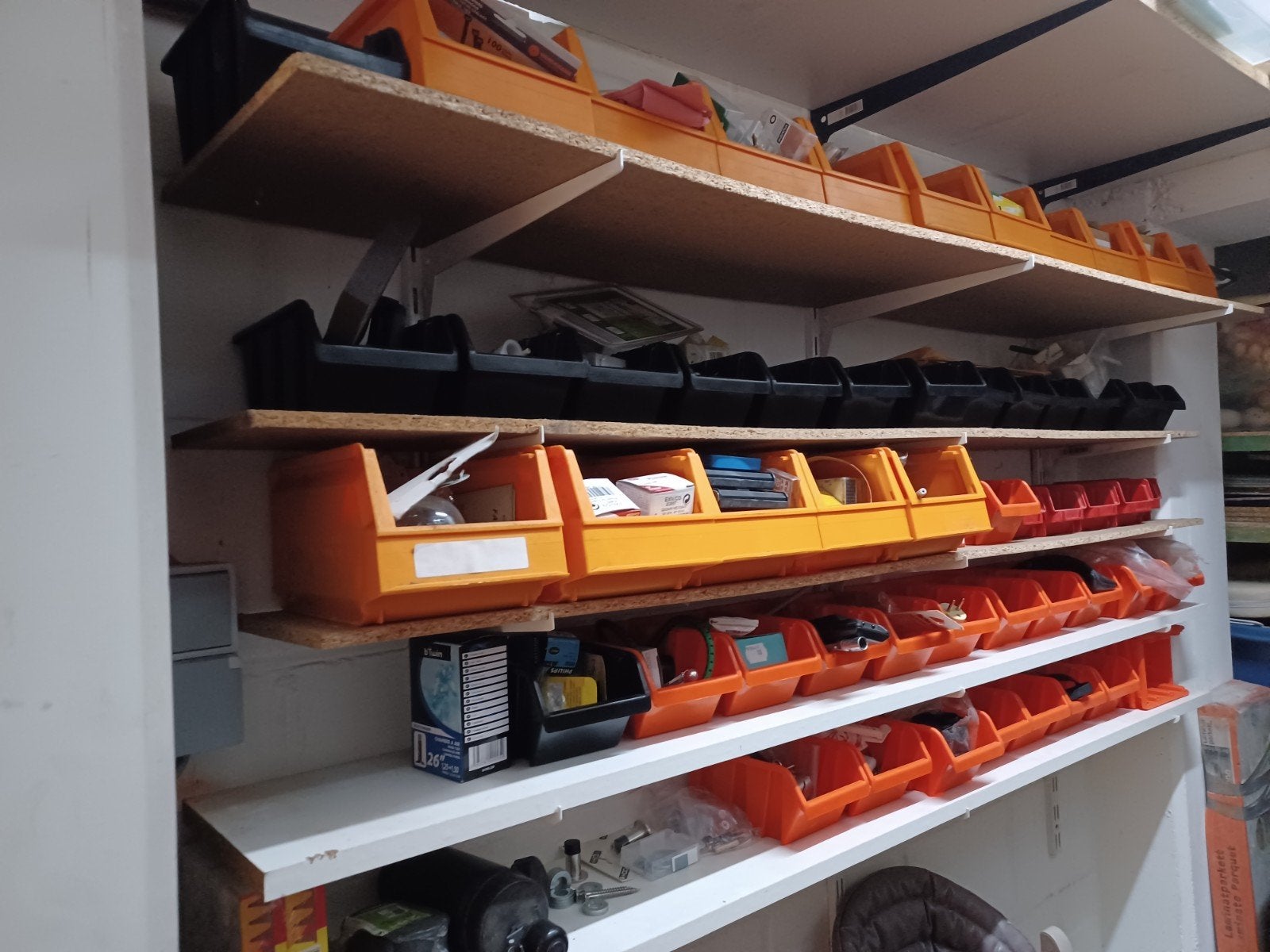 65 gereedschapsbakjes, Ophalen of Verzenden