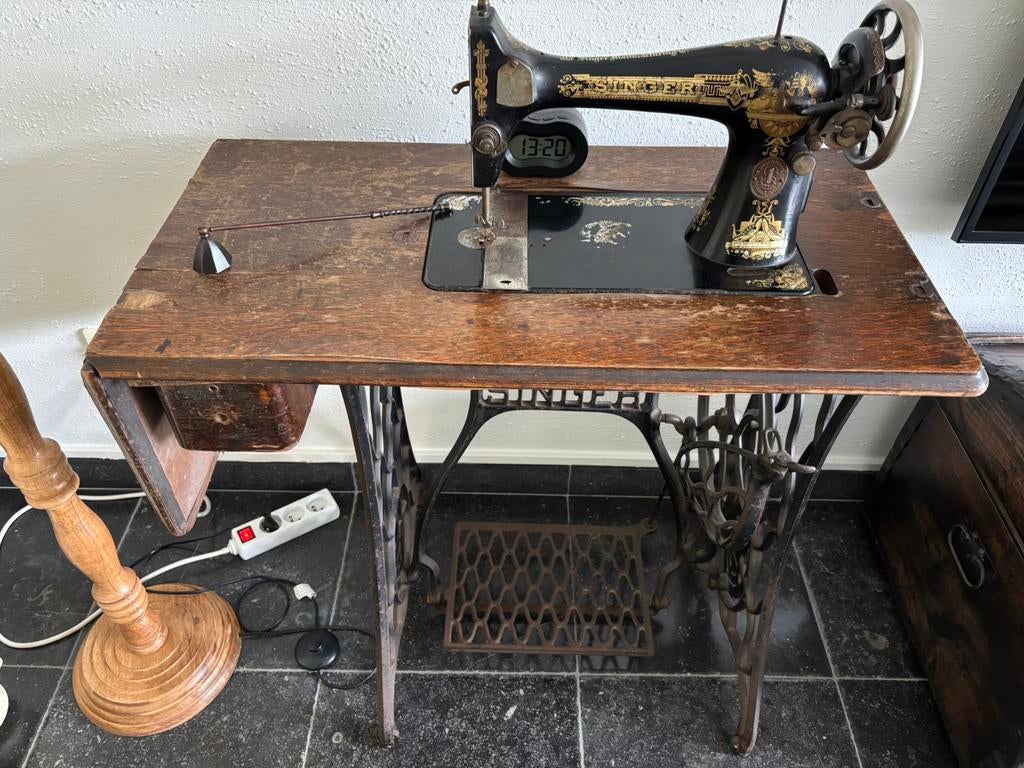 Antieke naaimachine, Enlèvement