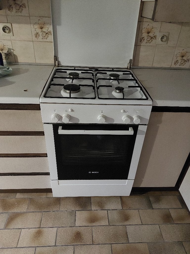 Gasfornuis met oven Bosch, Elektronische apparatuur, Fornuizen, Ophalen, Gebruikt, 4 kookzones, Gas