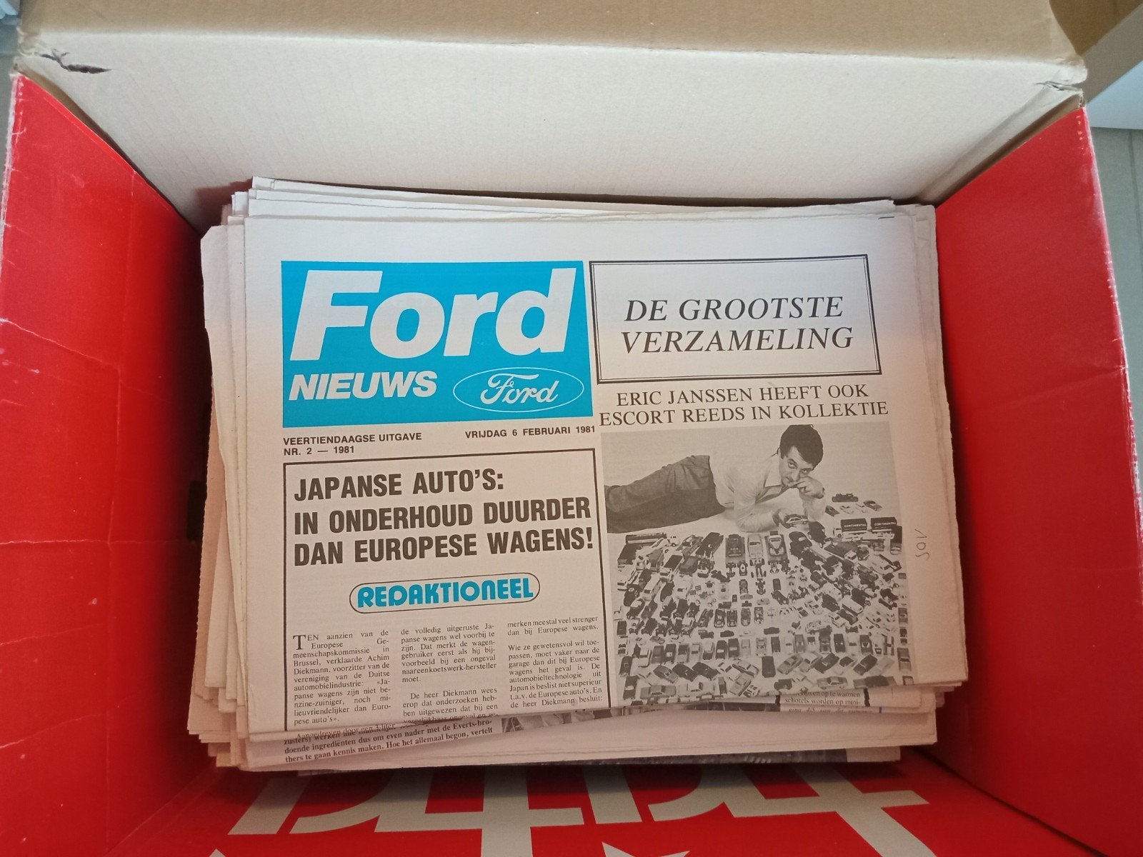 Doos met Ford Genk krantjes, Livres, Journaux & Revues, Enlèvement