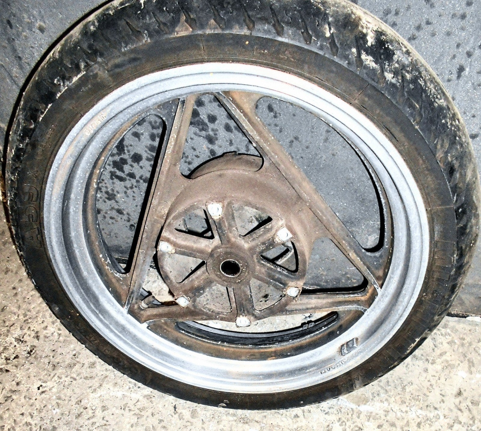 Jante avant 16 p et disques pour Ducati Paso 750 ou 906, Enlèvement ou Envoi