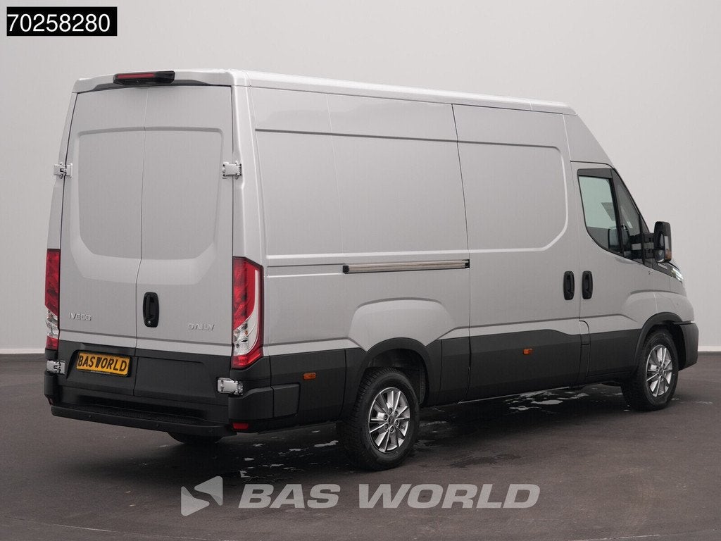 Iveco Daily 35S21 BPM VRIJ! 3.0L Automaat 210PK L2H2 2025-Mo, Auto's, Stof, Euro 6, 4 cilinders, Iveco