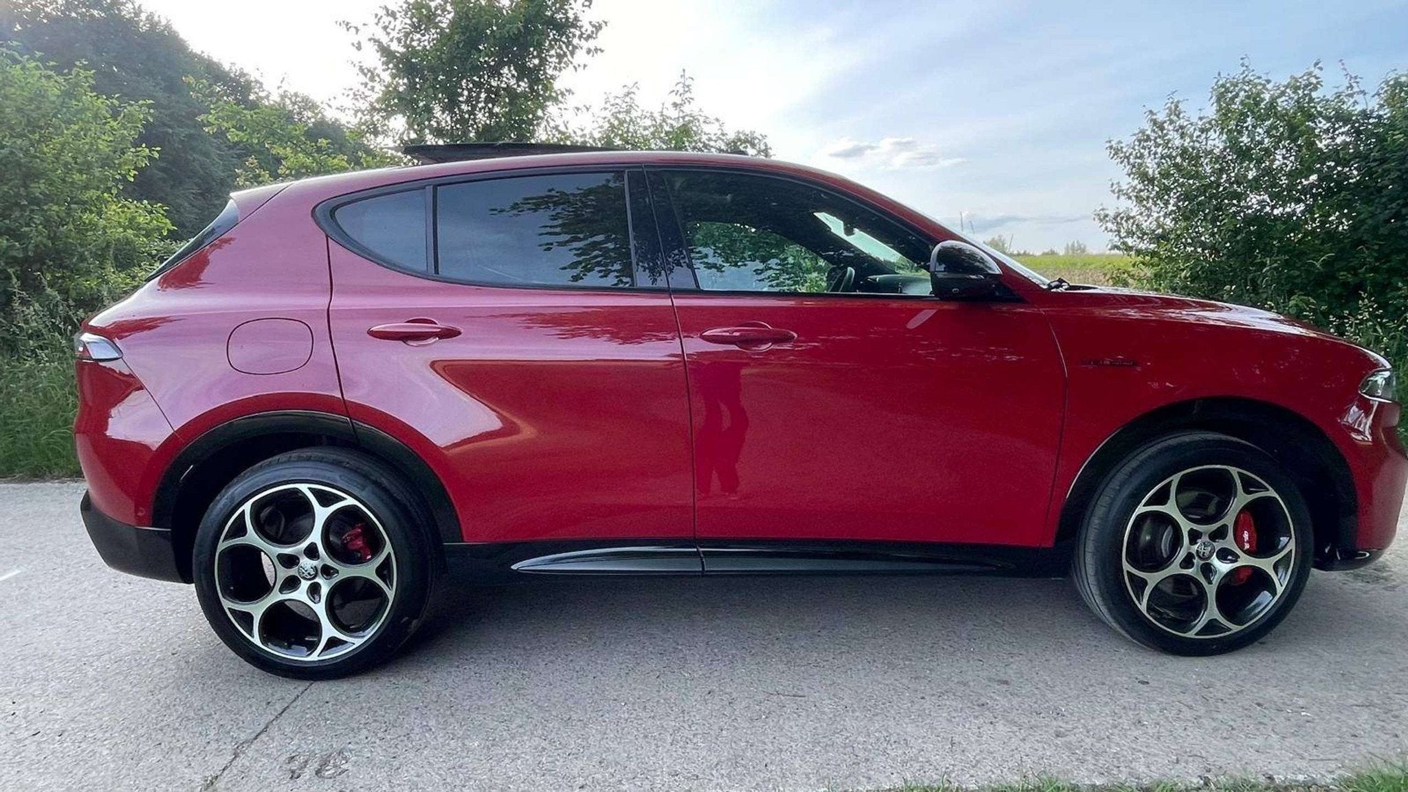 Alfa Romeo Tonale Tonale MHEV 1.5 Veloce Full Options Toit o, Auto's, Gebruikt, Zwart, 4 cilinders, https://public.car-pass.be/vhr/67c9d065-e303-4fd8-9987-352acb1c9b3a