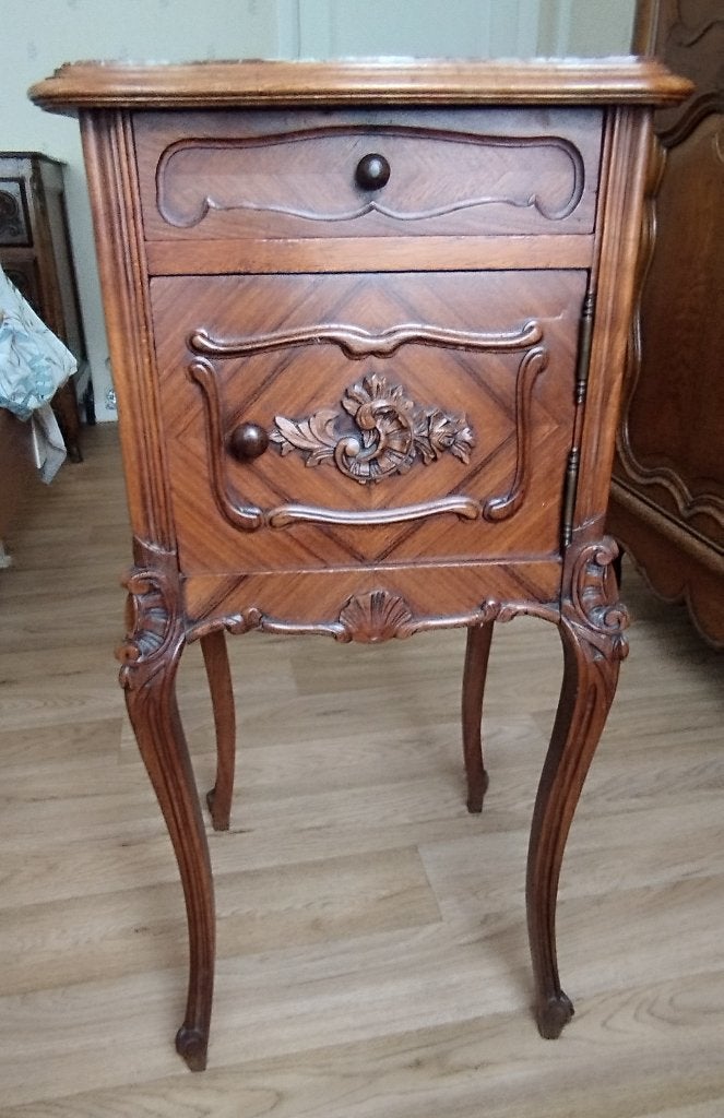 Louis XV nachtkastje met rood marmer, Antiek en Kunst, Ophalen