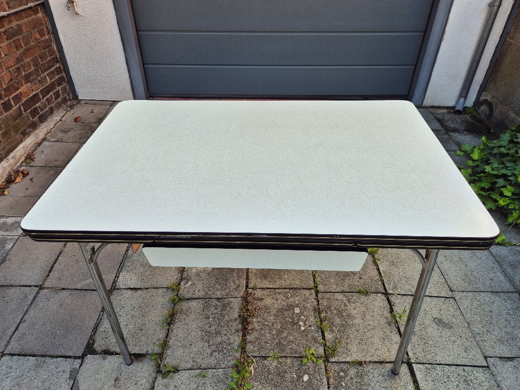 Table formica et 4 chaises, Enlèvement