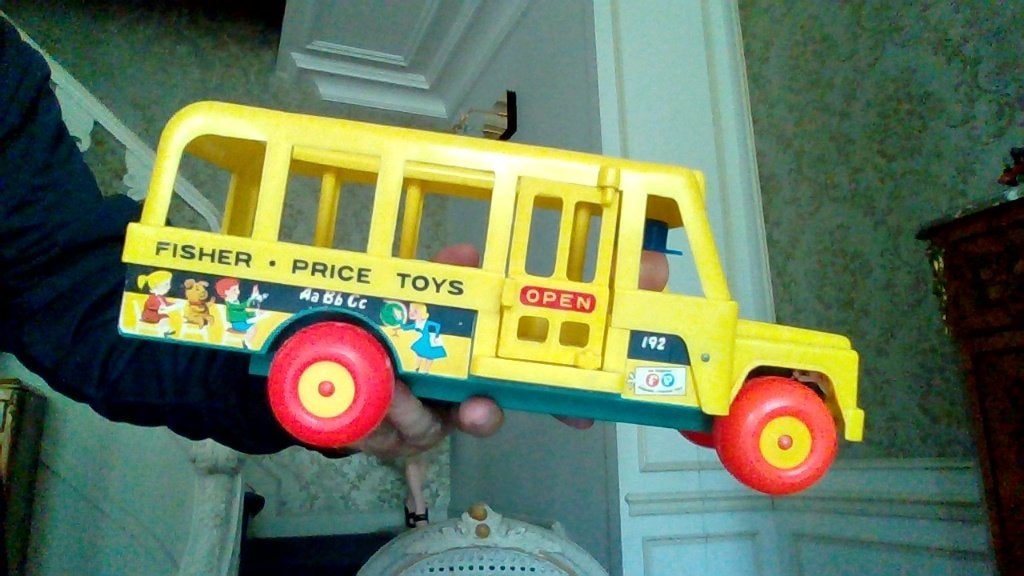 Ancien bus fisher price avec tous les personnages, Enlèvement