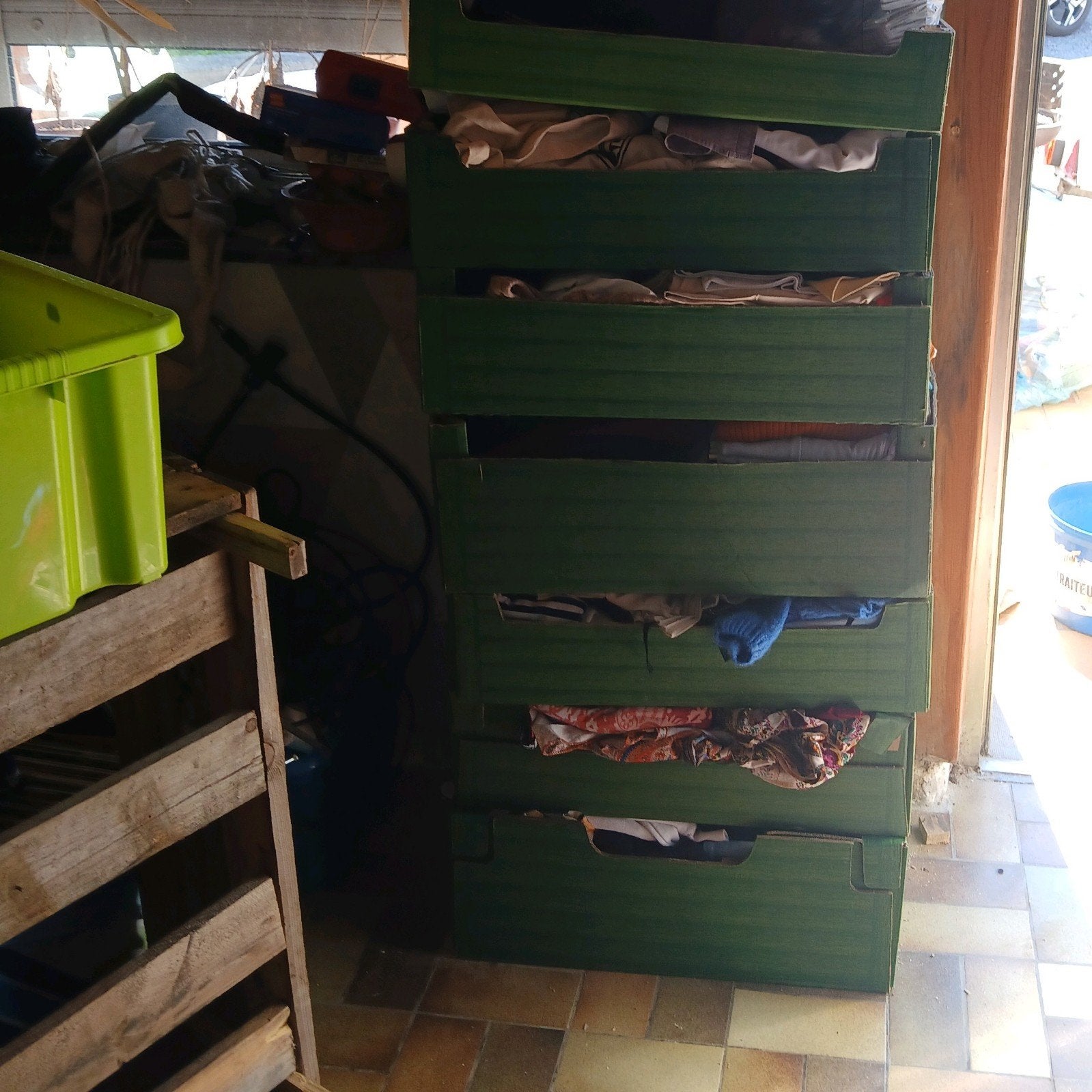 6caisse vetement homme.femme.toute tailles, Enlèvement