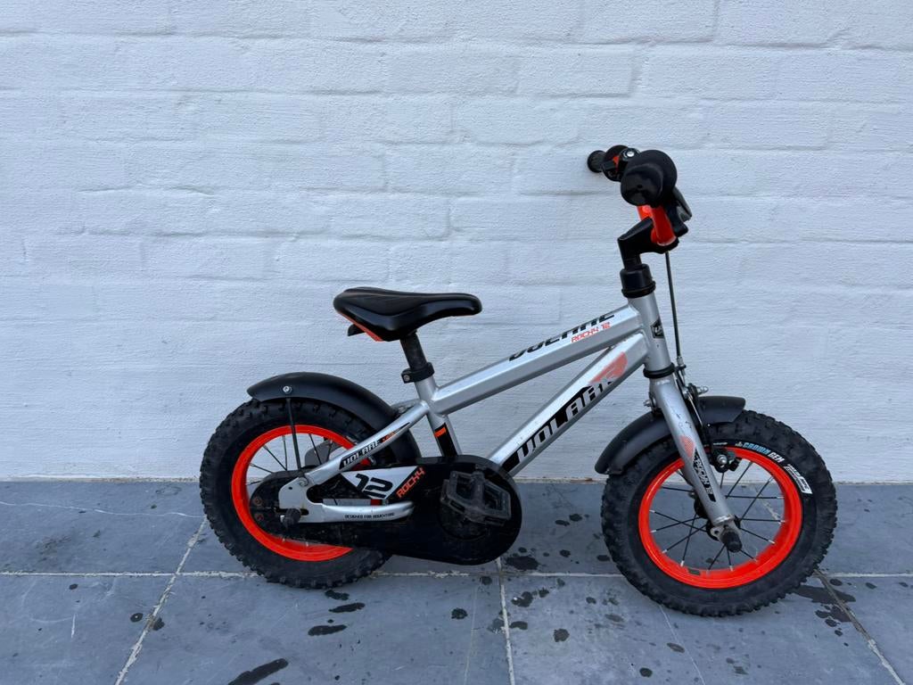 Volare 12 inch kinderfiets, Fietsen en Brommers, Ophalen of Verzenden, Zo goed als nieuw, Terugtraprem