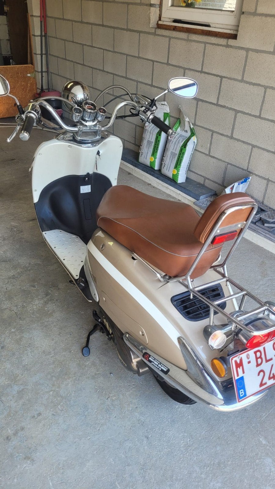 goed onderhouden klasse A motor, Ophalen