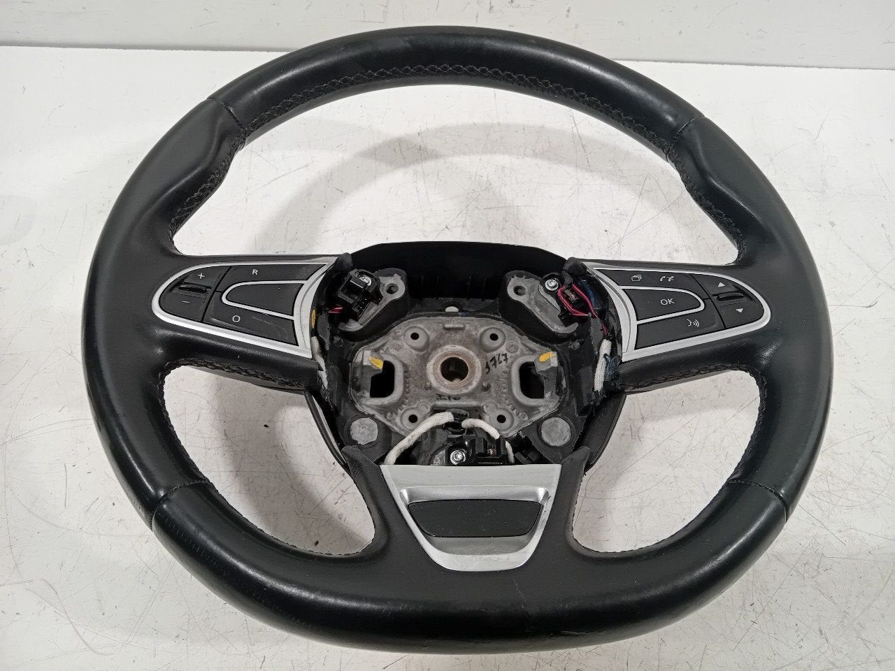 Stuur Renault Talisman, Onderdelen@venauto.nl, Van der Ven Autorecycling B.V., Gebruikt, Ettenseweg 76, 4706 PB Roosendaal, The Netherlands