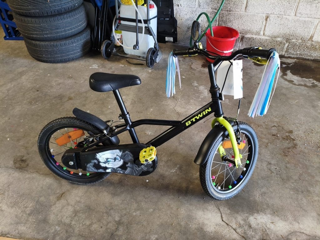 B'Twin 500 Dark Hero ( 16in kinderfiets), Fietsen en Brommers, Fietsen | Kinderfietsjes, Ophalen, Gebruikt, 16 tot 20 inch, B'twin