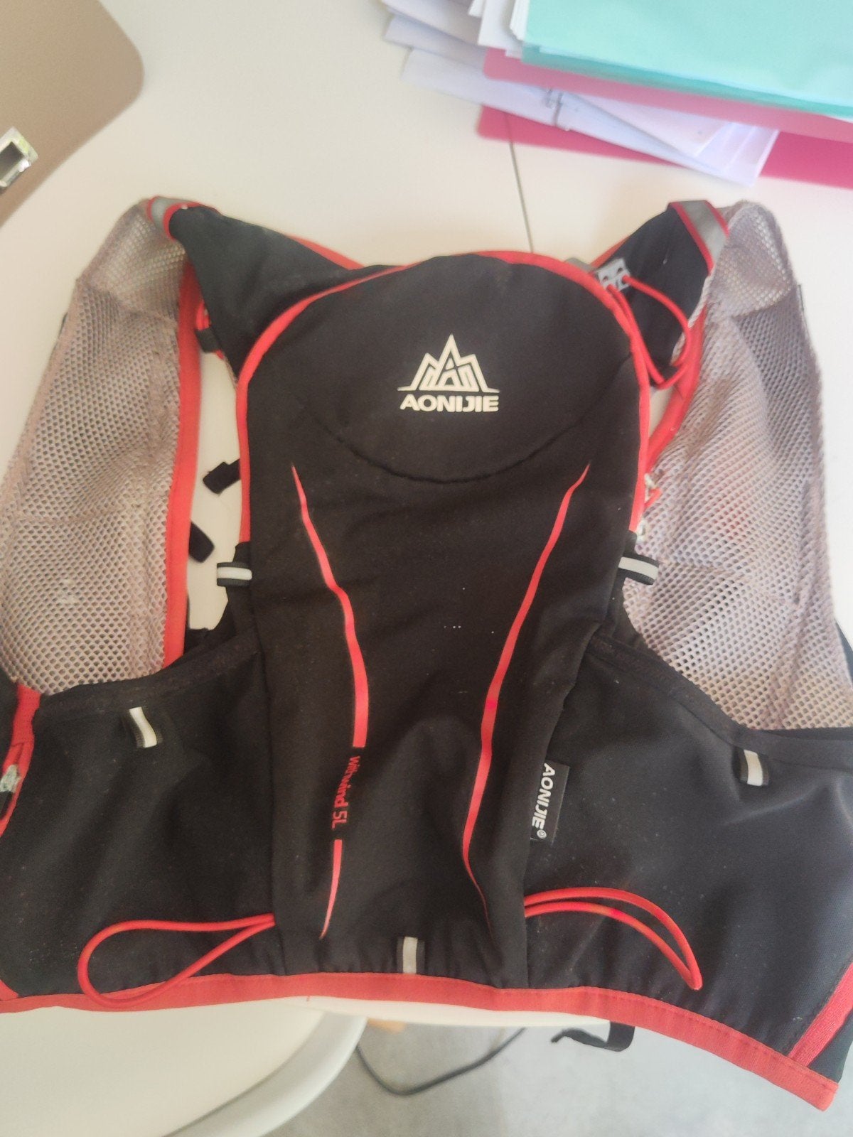 Sac de trail Aonijie Withwind 5L, Sport en Fitness, Ophalen, Gebruikt, Hardlopen, Overige merken
