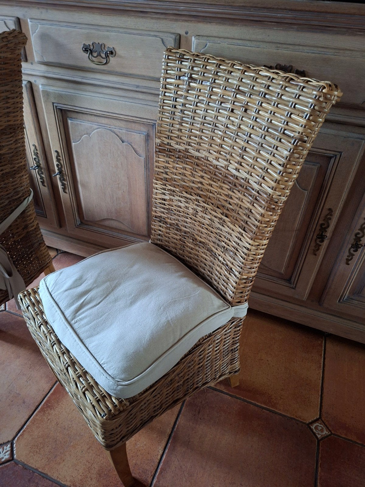 Rieten stoel met kussen, Ophalen