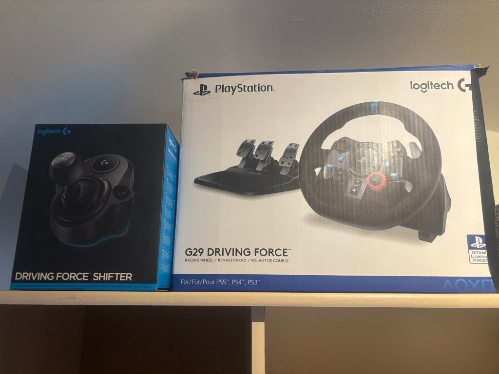 Logitech G29 + Shifter Driving Force presque neuf, Enlèvement, Neuf, Volant ou Pédales, PlayStation 3