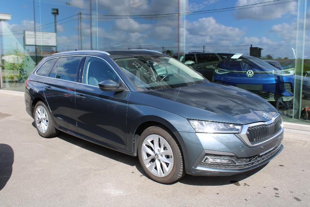 APPLICATION POUR CAMÉRA SKODA OCTAVIA SW 1.0TSI C-NAVI-TEL, Autos, Skoda, Argent ou Gris, Achat, Euro 6, Entreprise