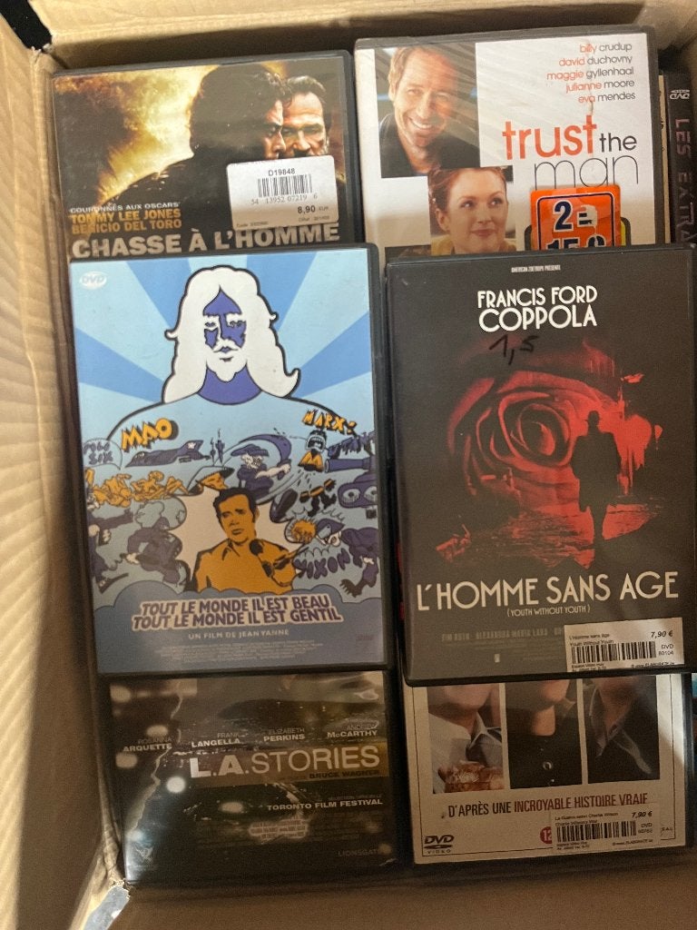 3 caisses de DVD (294 pièces) pour brocante, Ophalen