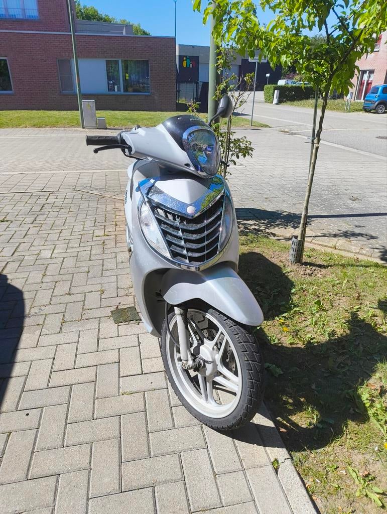 Scooter Malaquti, Fietsen en Brommers, Scooters | Piaggio, Ophalen, Gebruikt, Klasse A (25 km/u), Benzine