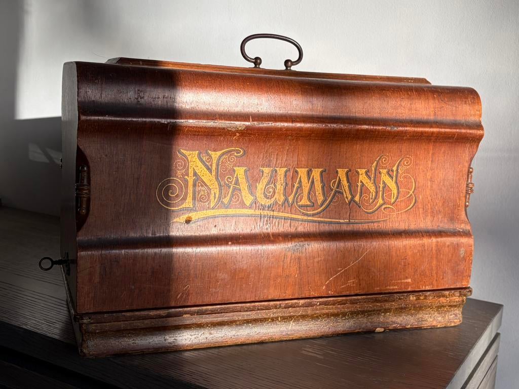 Machine à coudre ancienne NAUMANN (caisse en bois d’origine), Enlèvement ou Envoi