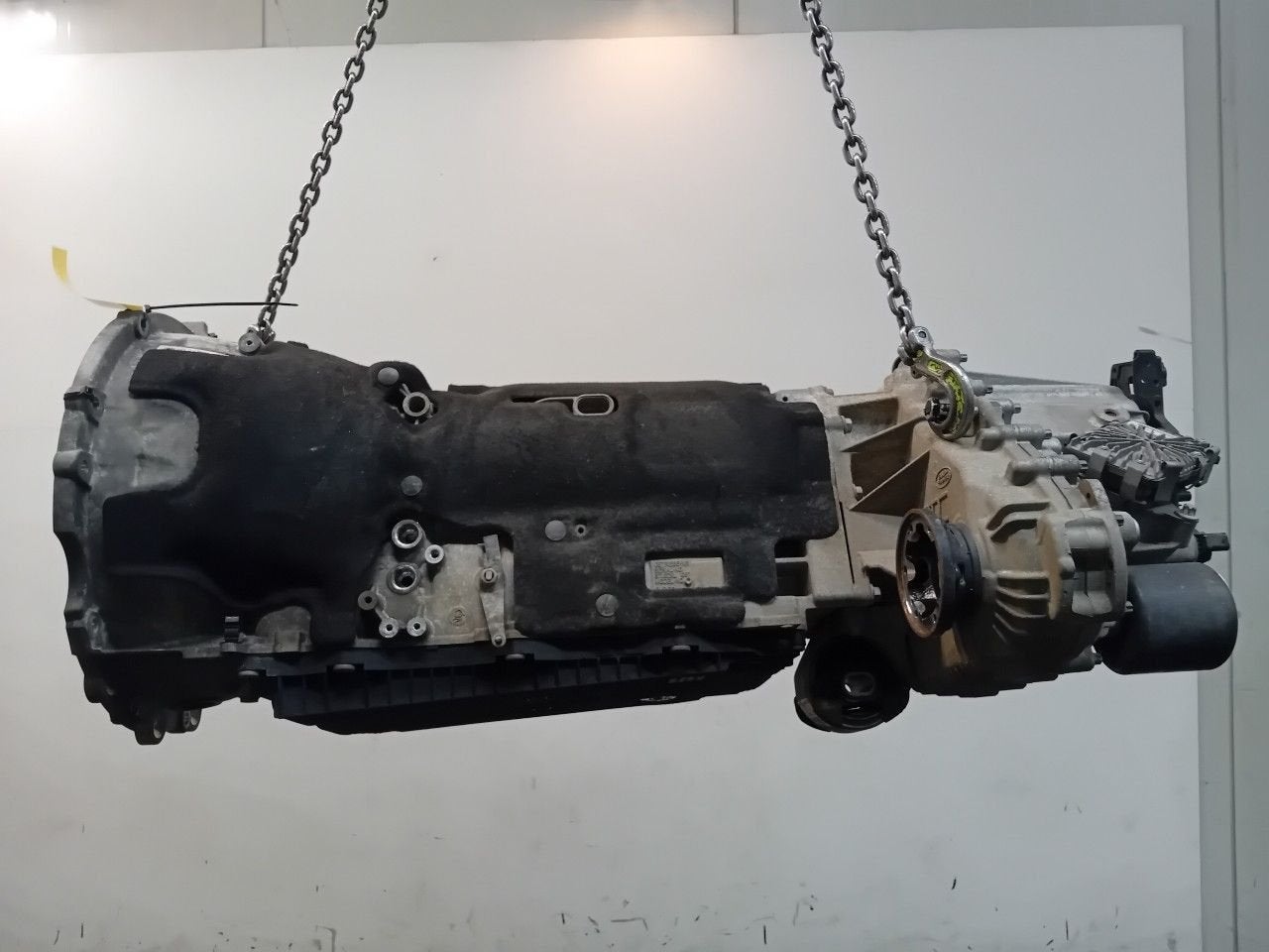 Versnellingsbak automaat Land Rover Discovery, Onderdelen@venauto.nl, Van der Ven Autorecycling B.V., Ettenseweg 76, 4706 PB Roosendaal, The Netherlands