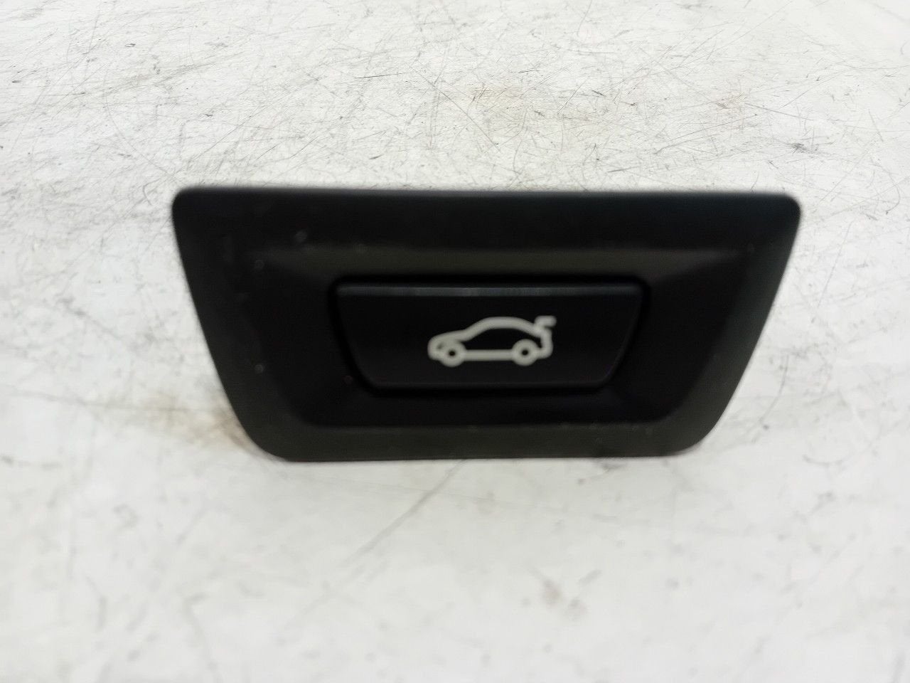 Achterklep ontgrendeling BMW 2 serie, Onderdelen@venauto.nl, Van der Ven Autorecycling B.V., Gebruikt, Ettenseweg 76, 4706 PB Roosendaal, The Netherlands