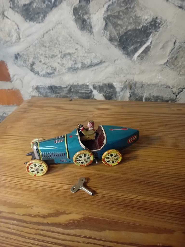 Voiture Bugatti T-35 miniature en tôle - Style Vintage, Envoi
