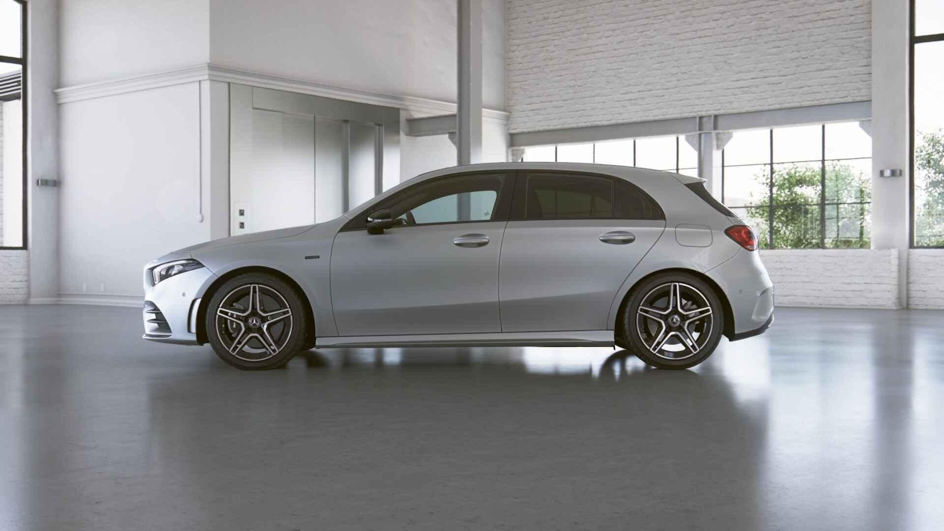 Mercedes-Benz A-Klasse A 250 e AMG Line | Night Pack | Panor, Stof, Gebruikt, Zwart, 4 cilinders