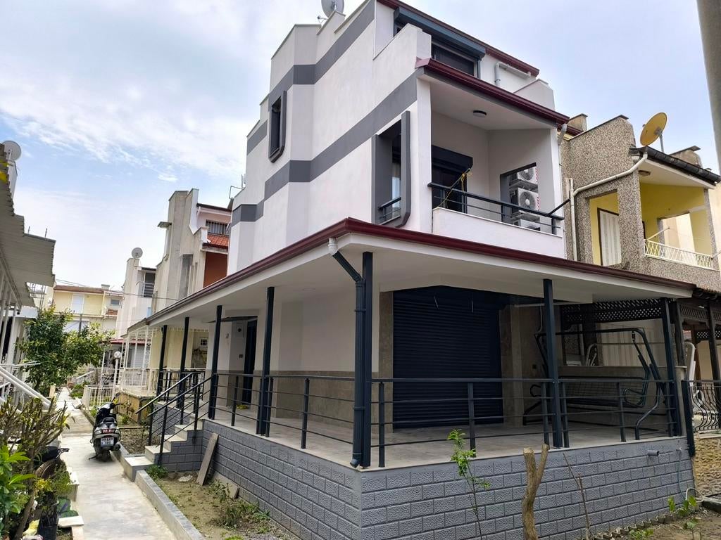 Villa 4+1 meublée vendre à Kuşadası  250 m plage, Immo, Maison d'habitation, 4 pièces, Kuşadası, Turquie