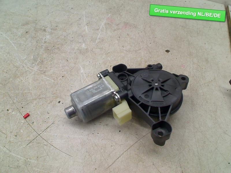MOTEUR LEVE VITRE ELECTRIQUE AVANT DROIT A3 Allstreet (8YJ), Autos : Pièces & Accessoires, Auto-Union-Straße  1,
85057  Ingolstadt, DE